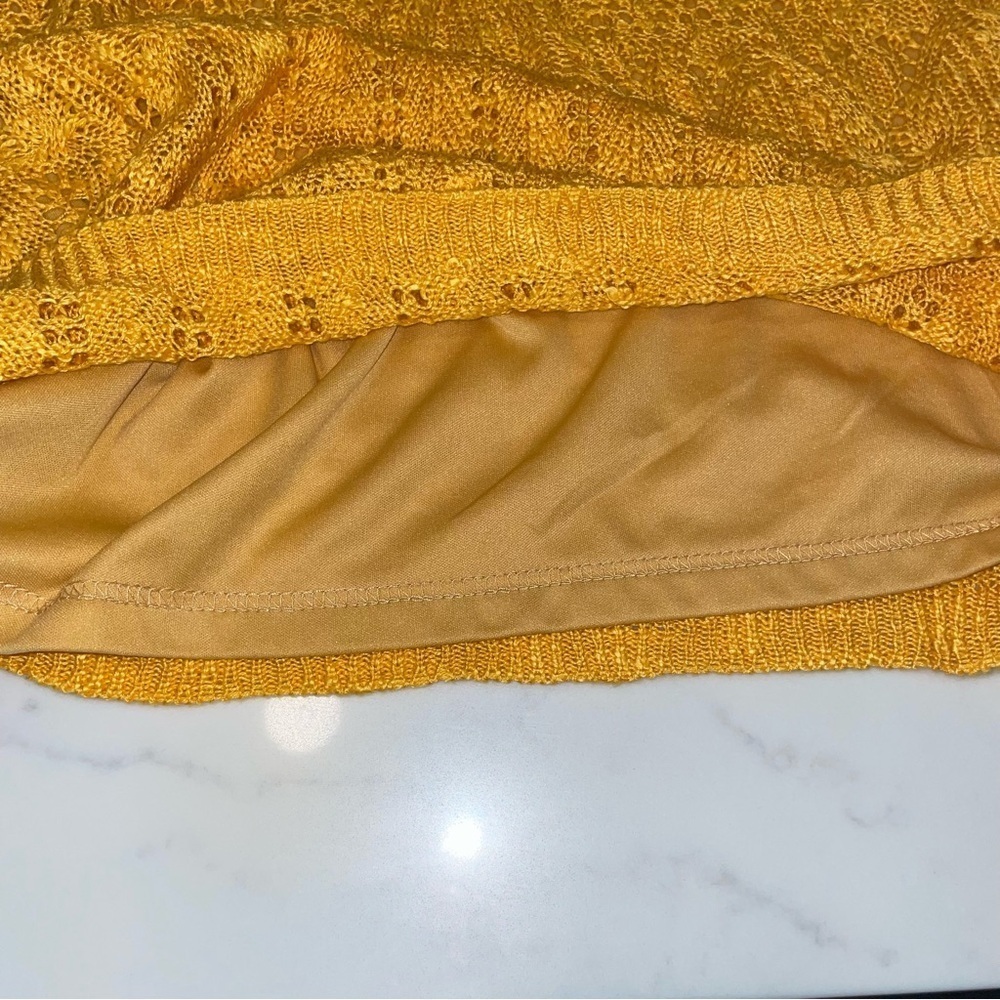 LC Lauren Conrad Women’s Pointelle Sweater Tank Top V neck Yellow Size Lg NWT - Picture 10 of 10